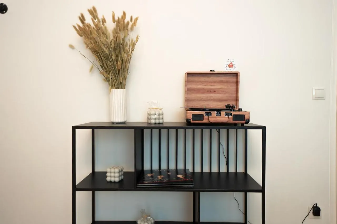 Bright Stylish Apartment In A Top Location location